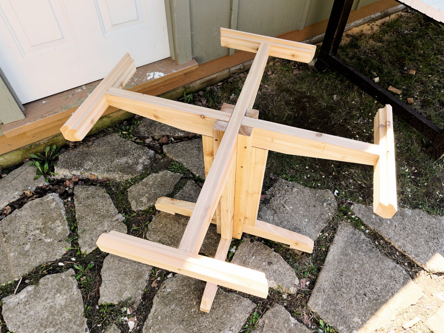 How To Make a Wooden Patio Table Flowyline Style